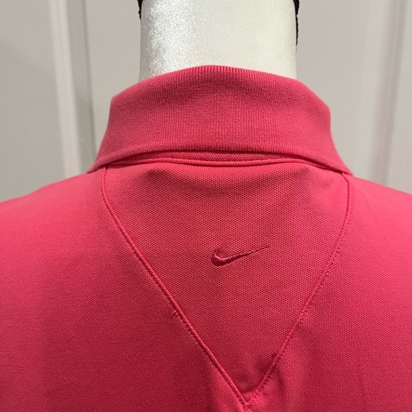NWOT – PINK “NIKE GOLF” FIT DRY LADIES GOLF SHIRT - MED - Picture 5 of 9